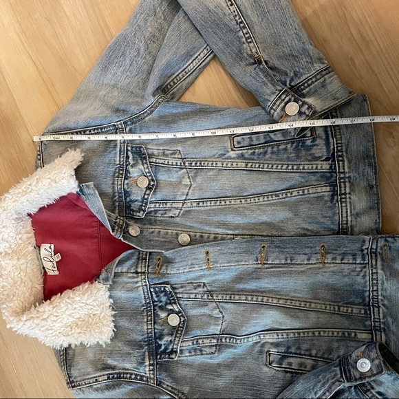 Aritzia talula Denim jacket with faux fur collar xs - Picture 2 of 9
